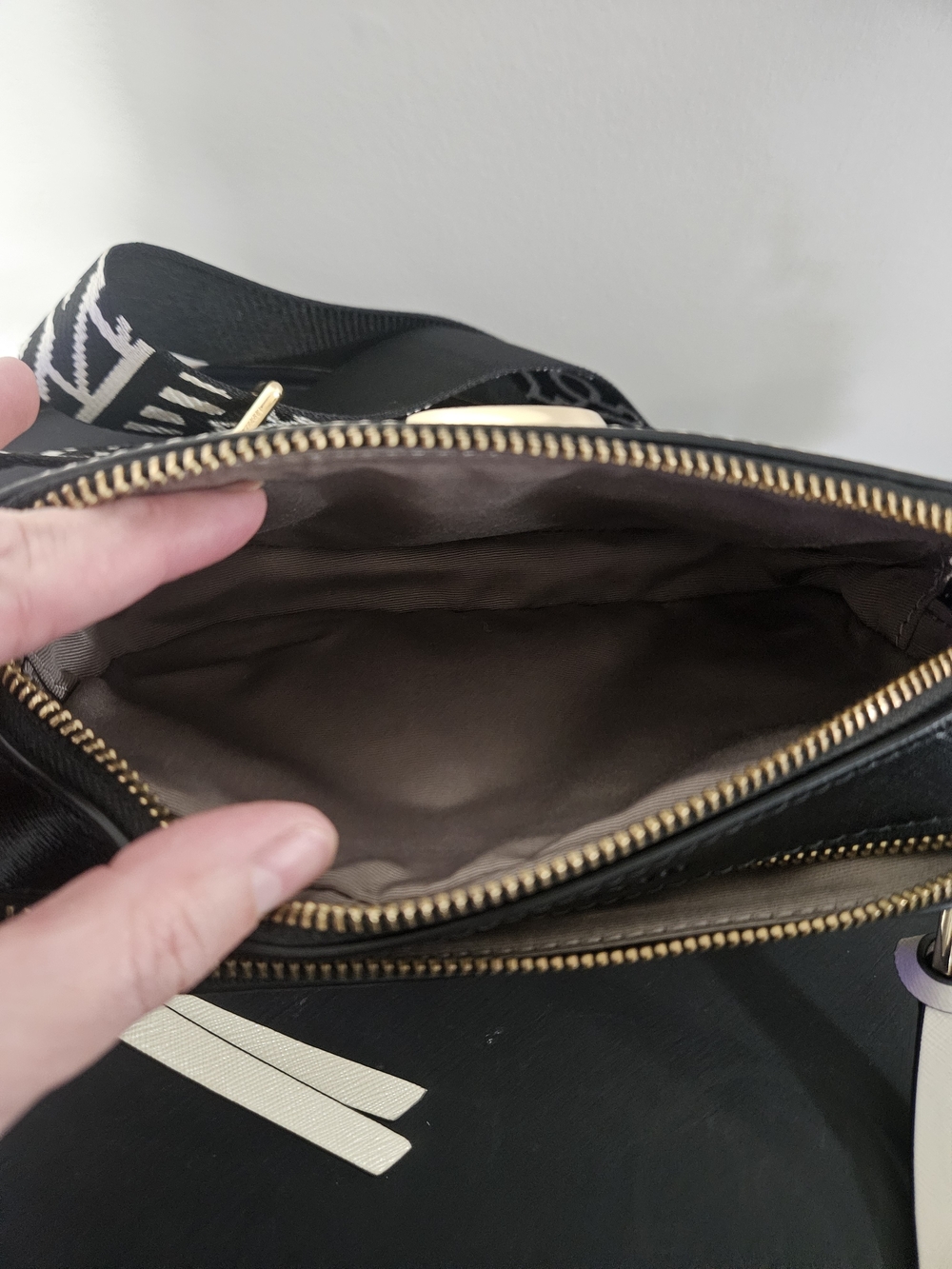 Marc Jacobs The Snapshot Camera Bag Cream Black Like New - Picture 7 of 13